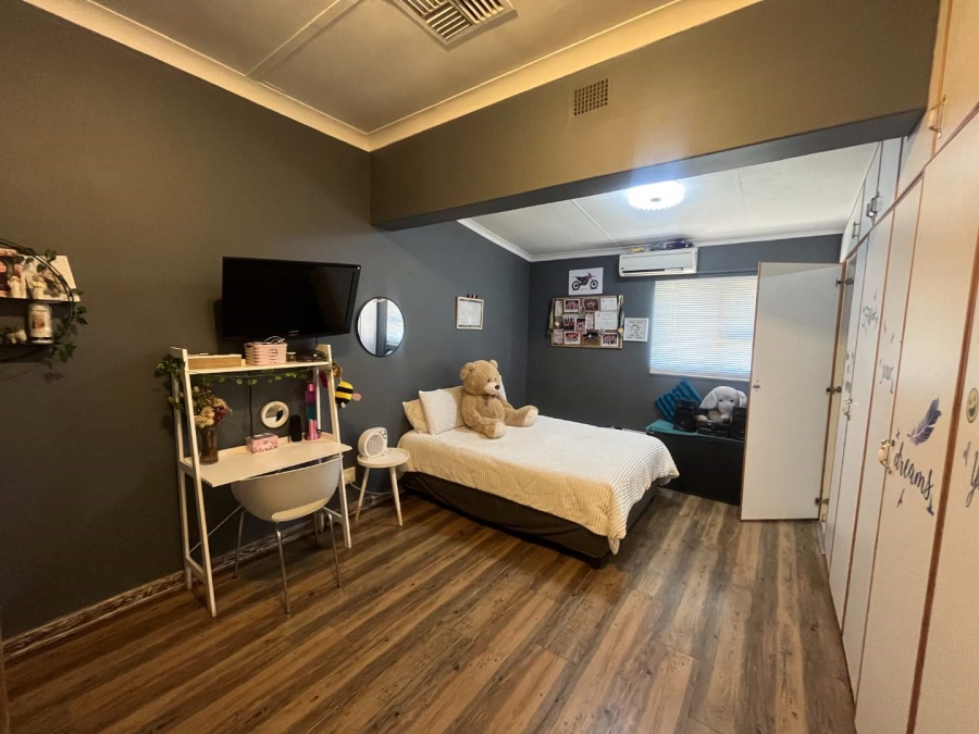 4 Bedroom Property for Sale in Olyfvenhoudtsdrift Northern Cape